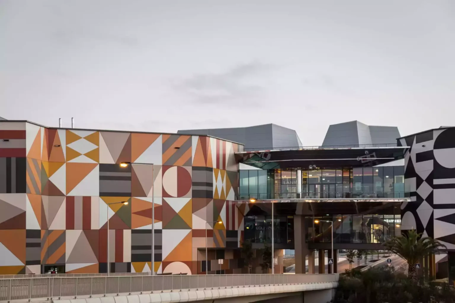 Vue du centre commercial Alegro Setubal, au Portugal