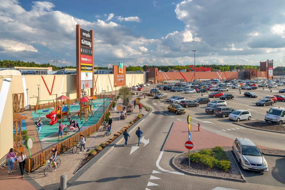 Nhood finalise la vente de huit actifs commerciaux, pour le compte de Ceetrus et Auchan, au groupe Adventum